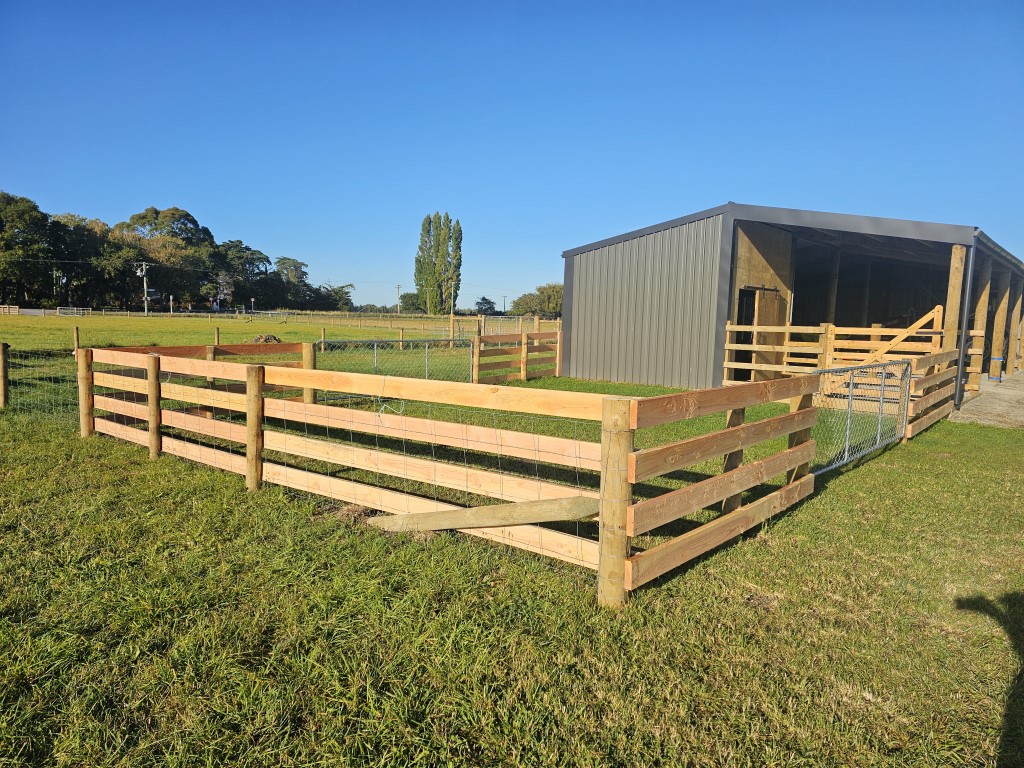 Farm Gates & Yards